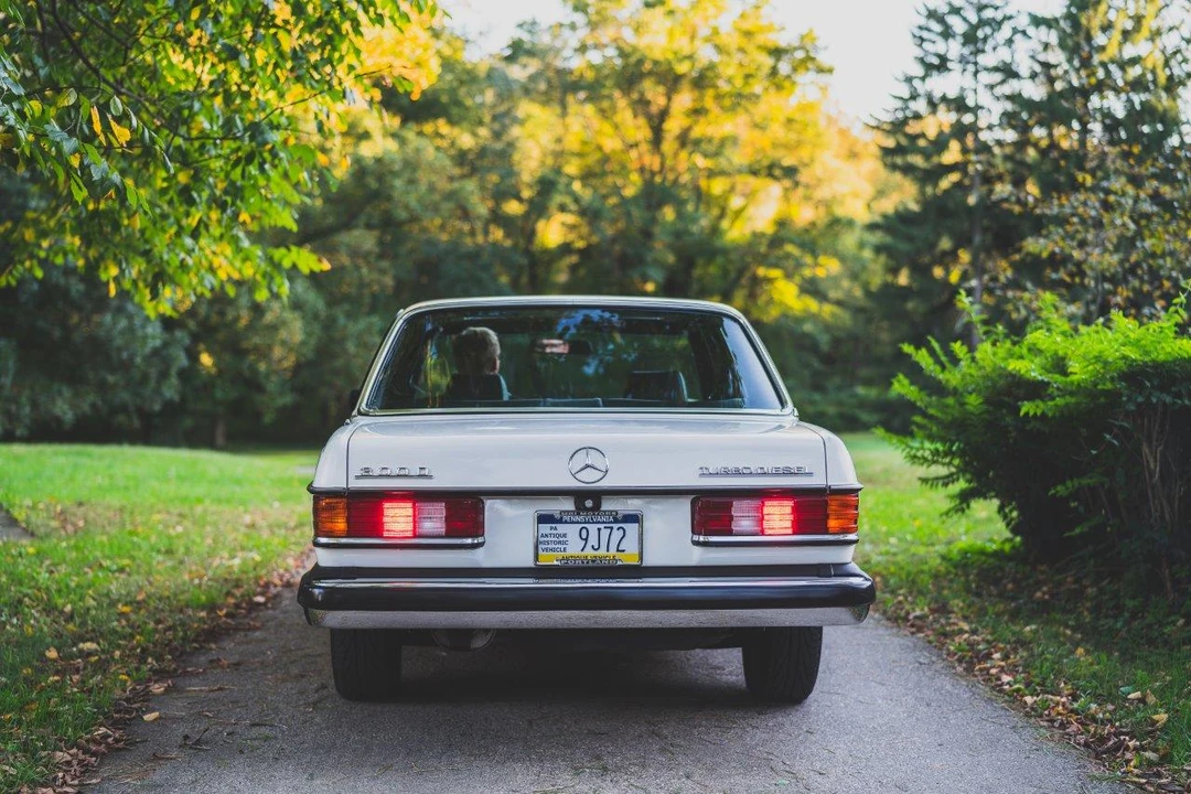 1984 Mercedes-Benz W123 Sedan - Image 8 of 31