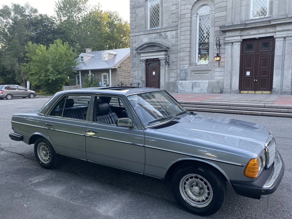 1984 Mercedes-Benz W123 Sedan - Image 26 of 31
