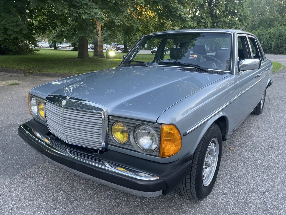 1984 Mercedes-Benz W123 Sedan - Image 14 of 31