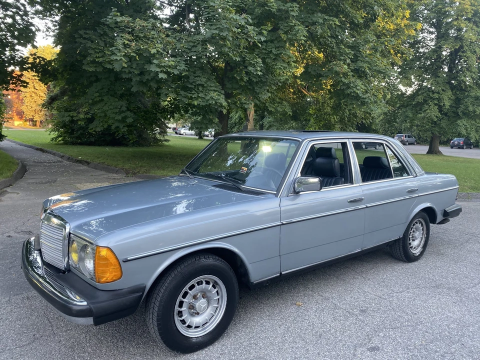1984 Mercedes-Benz W123 Sedan - Image 7 of 31