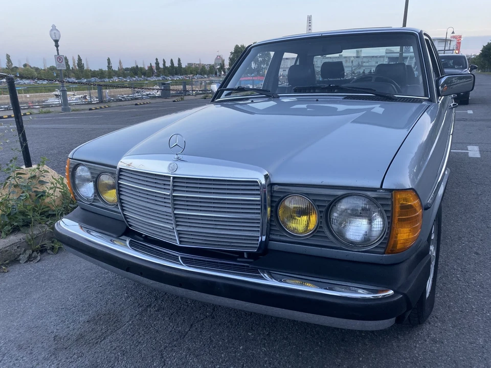 1984 Mercedes-Benz W123 Sedan - Image 16 of 31