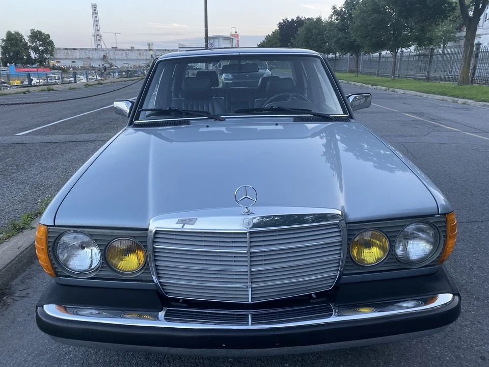 1984 Mercedes-Benz W123 Sedan - Image 20 of 31