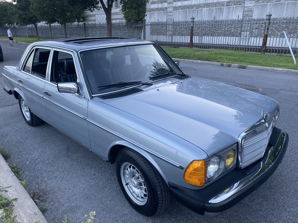 1984 Mercedes-Benz W123 Sedan - Image 24 of 31