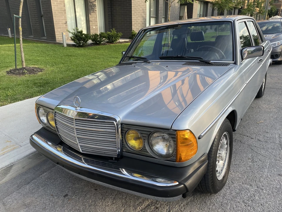 1984 Mercedes-Benz W123 Sedan - Image 15 of 31