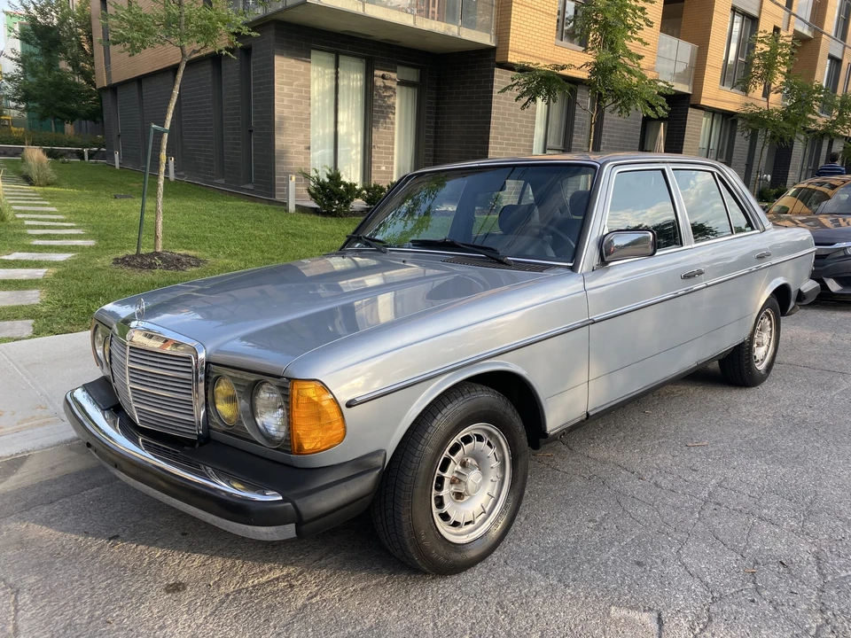 1984 Mercedes-Benz W123 Sedan - Image 13 of 31