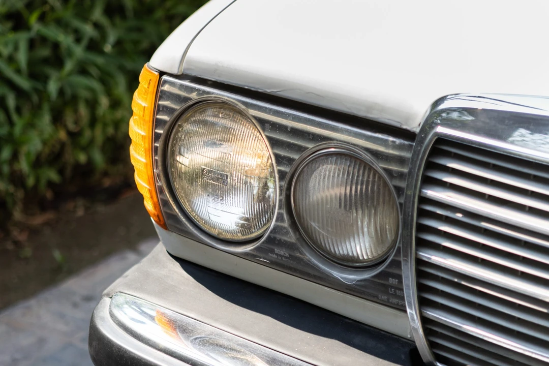 1984 Mercedes-Benz W123 Sedan - Image 14 of 31