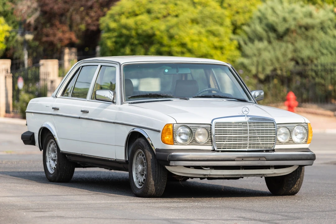 1984 Mercedes-Benz W123 Sedan - Image 4 of 31
