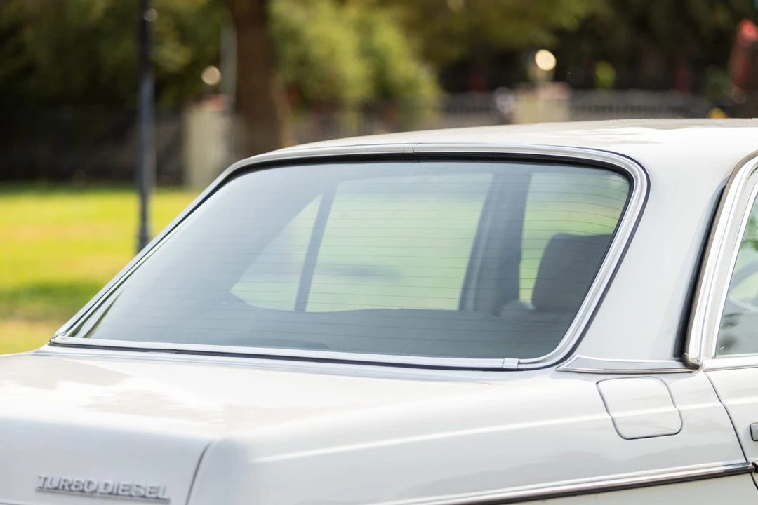 1984 Mercedes-Benz W123 Sedan - Image 30 of 31