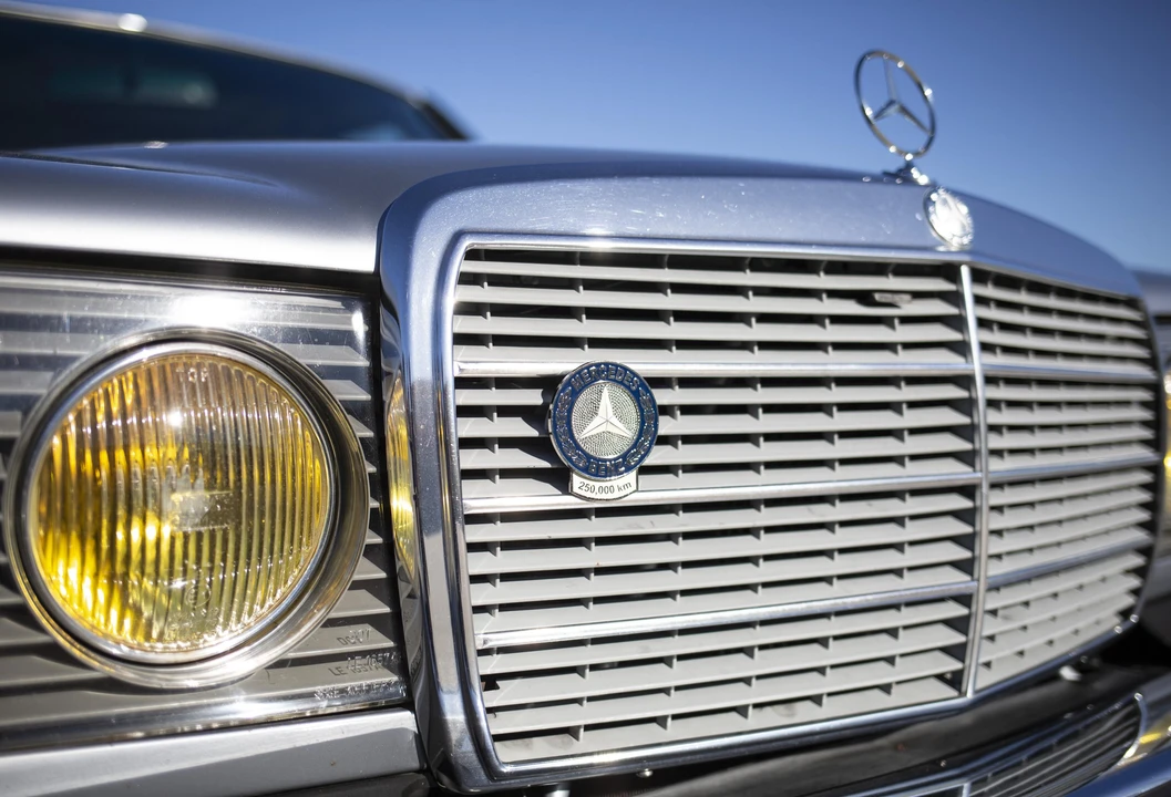 1984 Mercedes-Benz E-Class - Image 8 of 12