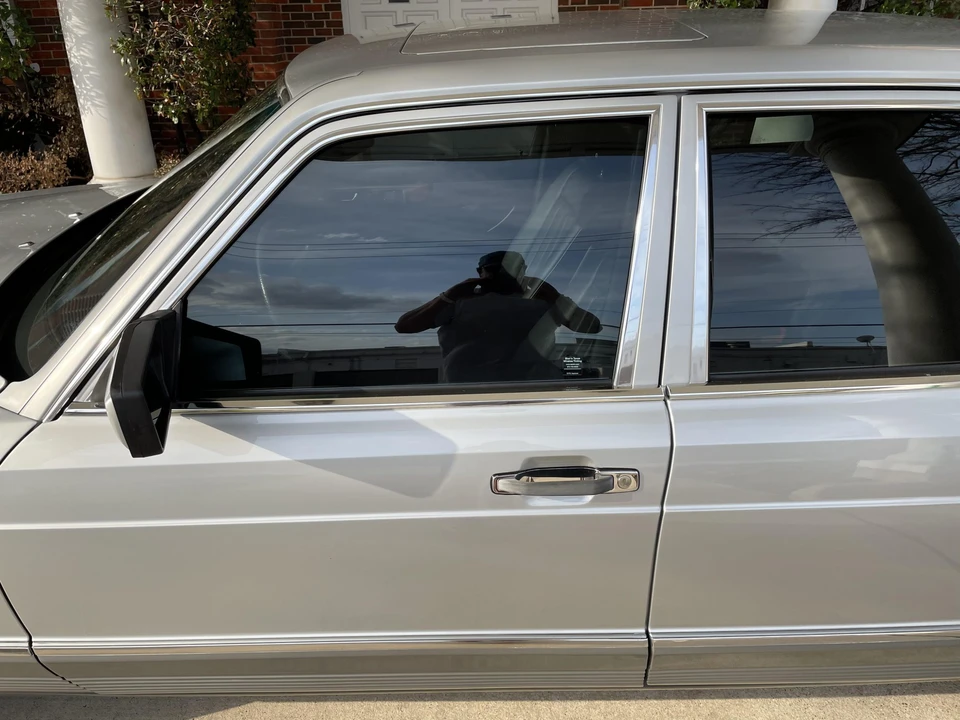 1984 Mercedes-Benz W126 S-Class Sedan - Image 28 of 31