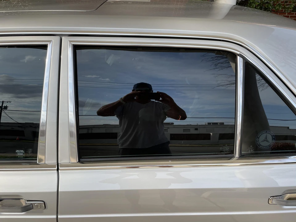 1984 Mercedes-Benz W126 S-Class Sedan - Image 29 of 31