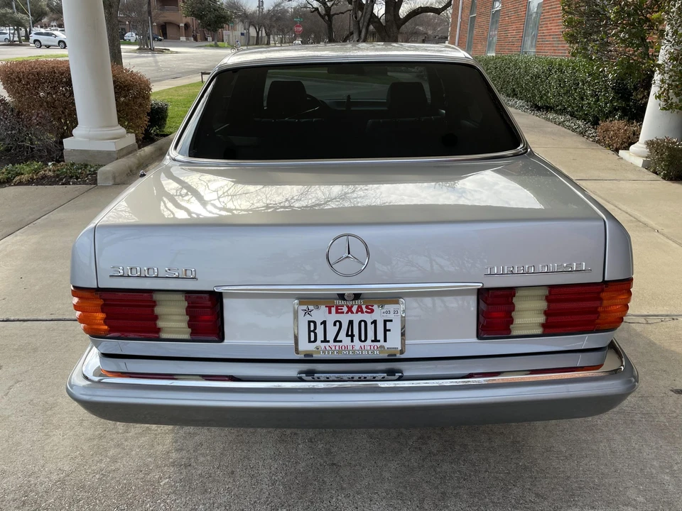 1984 Mercedes-Benz W126 S-Class Sedan - Image 8 of 31