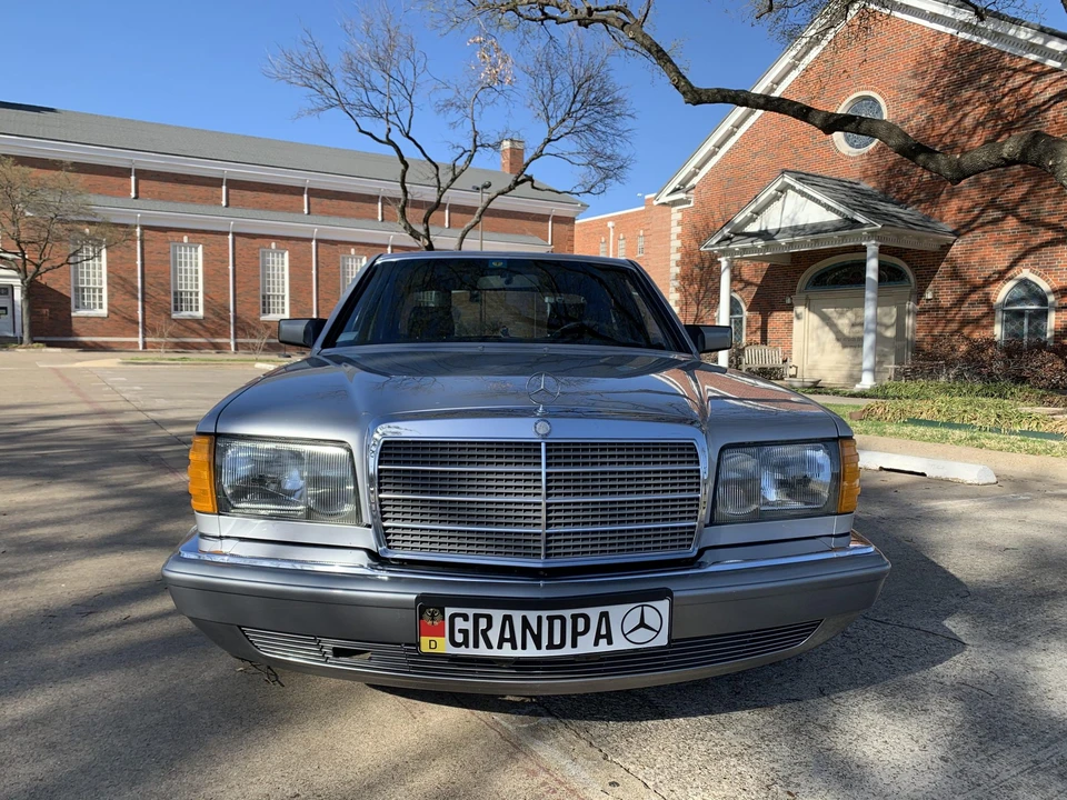 1984 Mercedes-Benz W126 S-Class Sedan - Image 2 of 31