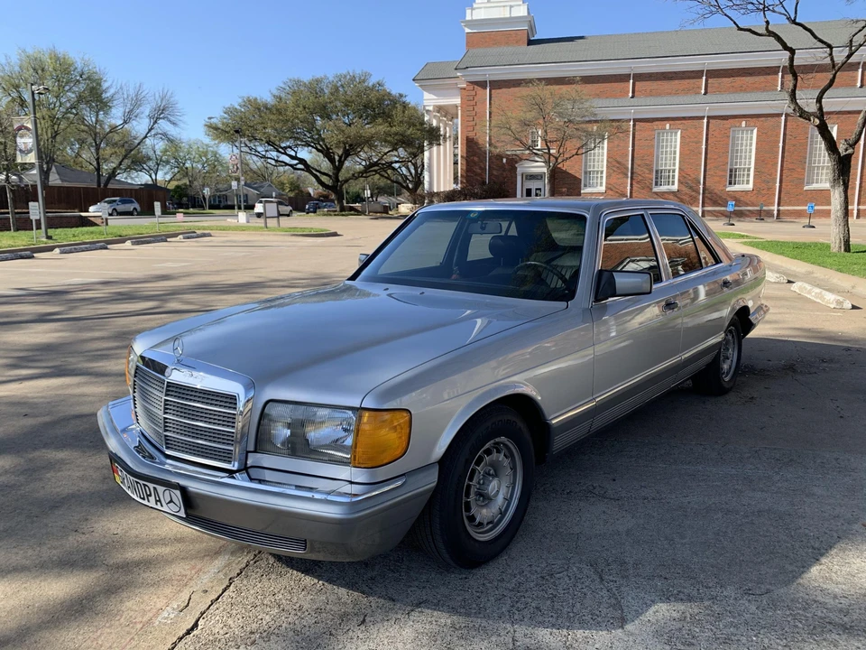 1984 Mercedes-Benz W126 S-Class Sedan - Image 4 of 31