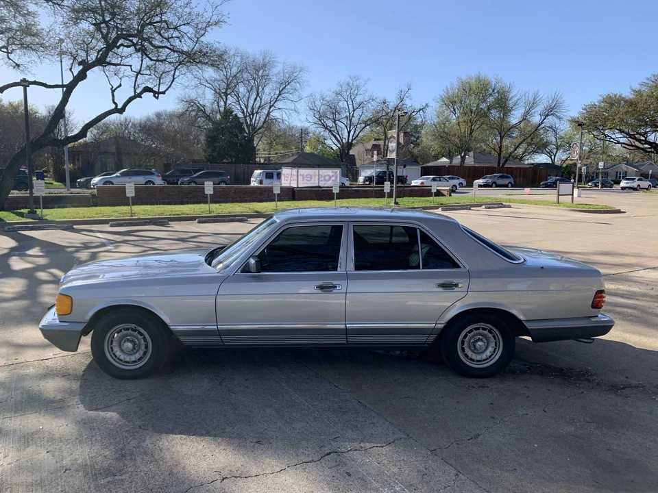 1984 Mercedes-Benz W126 S-Class Sedan - Image 5 of 31