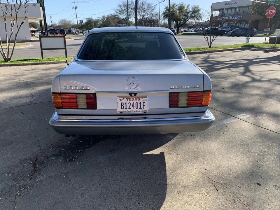 1984 Mercedes-Benz W126 S-Class Sedan - Image 7 of 31