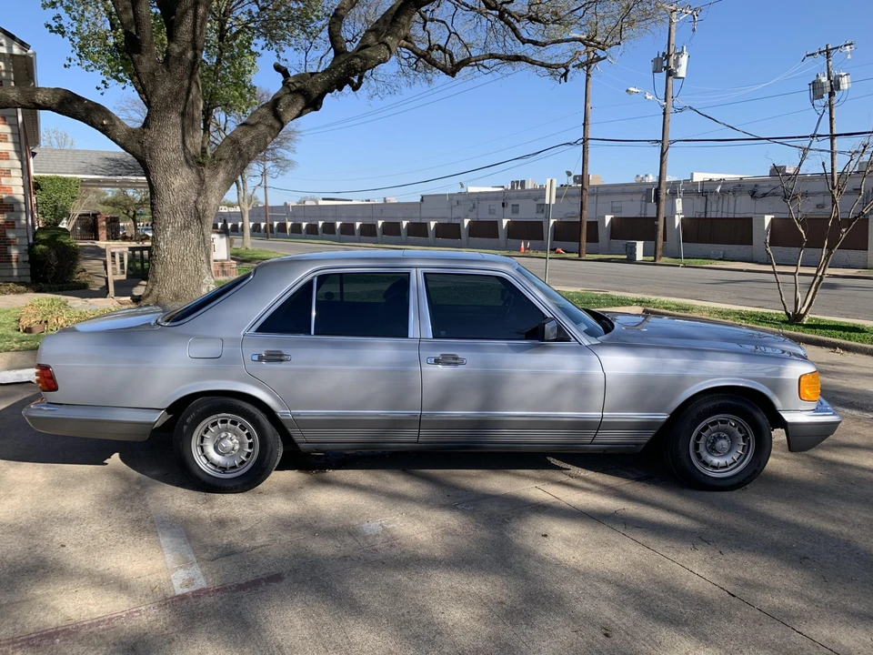 1984 Mercedes-Benz W126 S-Class Sedan - Image 10 of 31