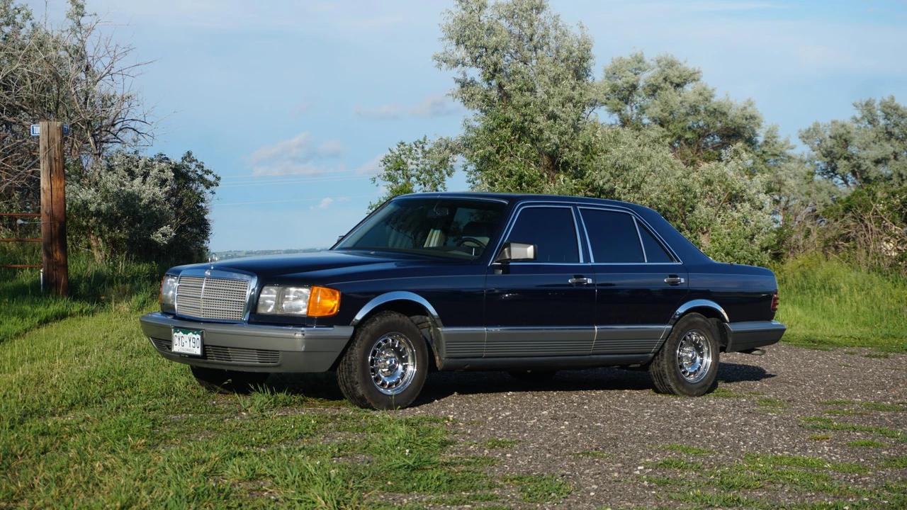 1984 Mercedes-Benz W126 S-Class Sedan - Image 5 of 31
