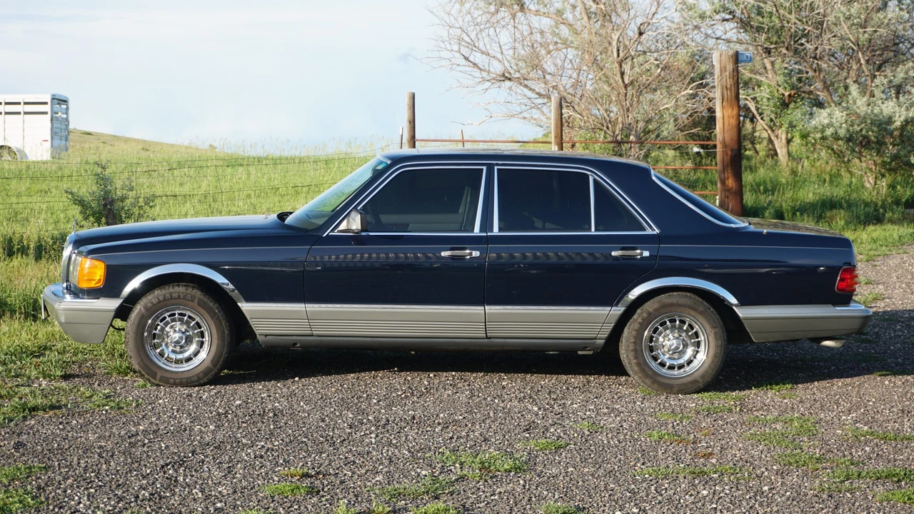 1984 Mercedes-Benz W126 S-Class Sedan - Image 7 of 31