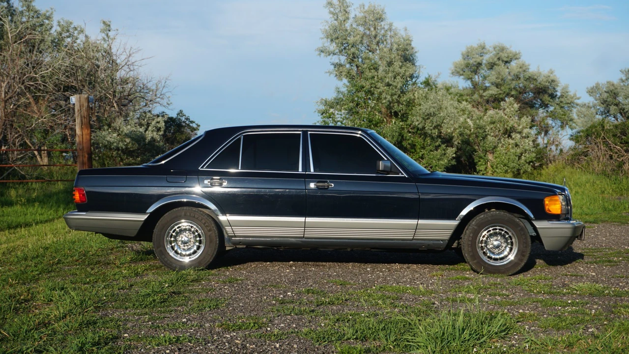 1984 Mercedes-Benz W126 S-Class Sedan - Image 14 of 31