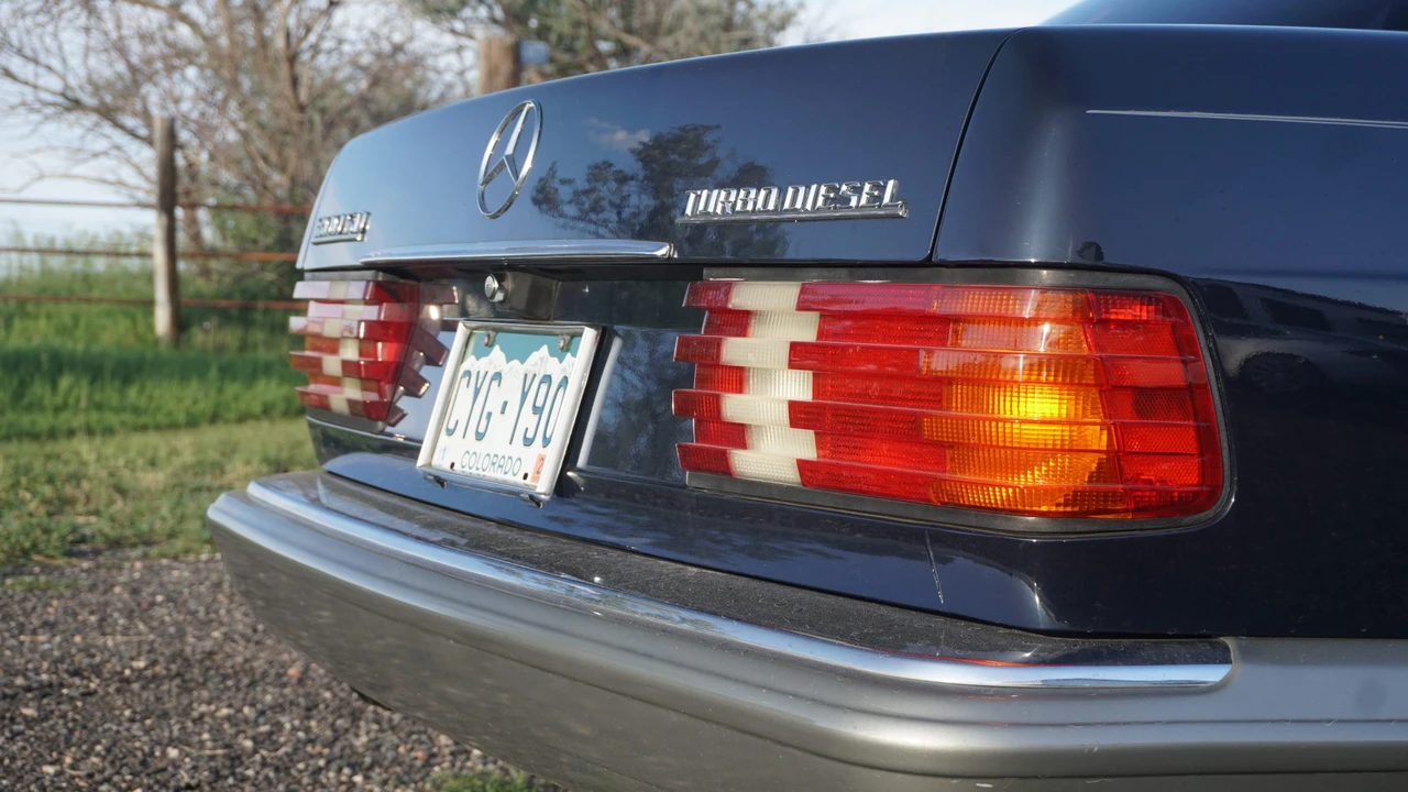 1984 Mercedes-Benz W126 S-Class Sedan - Image 29 of 31