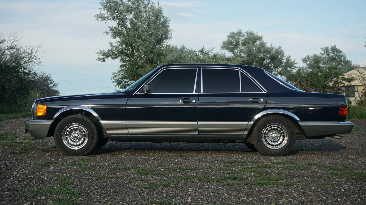 1984 Mercedes-Benz W126 S-Class Sedan - Image 6 of 31