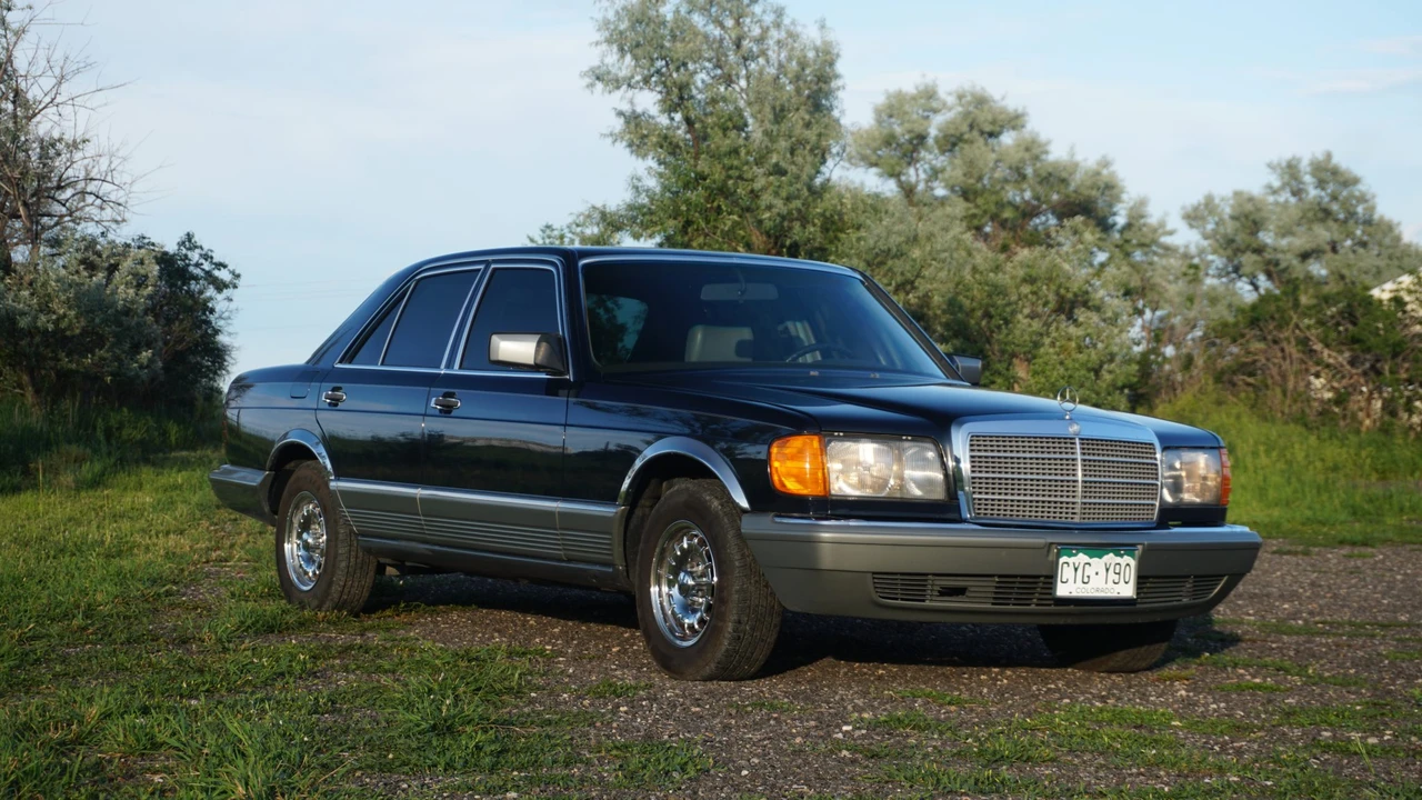 1984 Mercedes-Benz W126 S-Class Sedan - Image 19 of 31