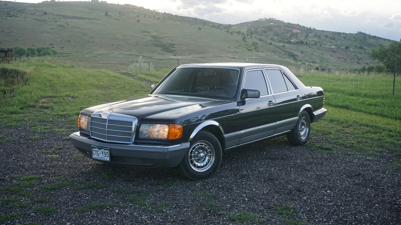 1984 Mercedes-Benz W126 S-Class Sedan - Image 3 of 31