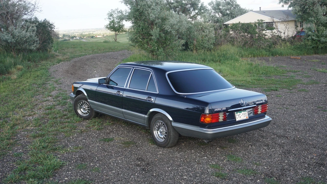 1984 Mercedes-Benz W126 S-Class Sedan - Image 8 of 31