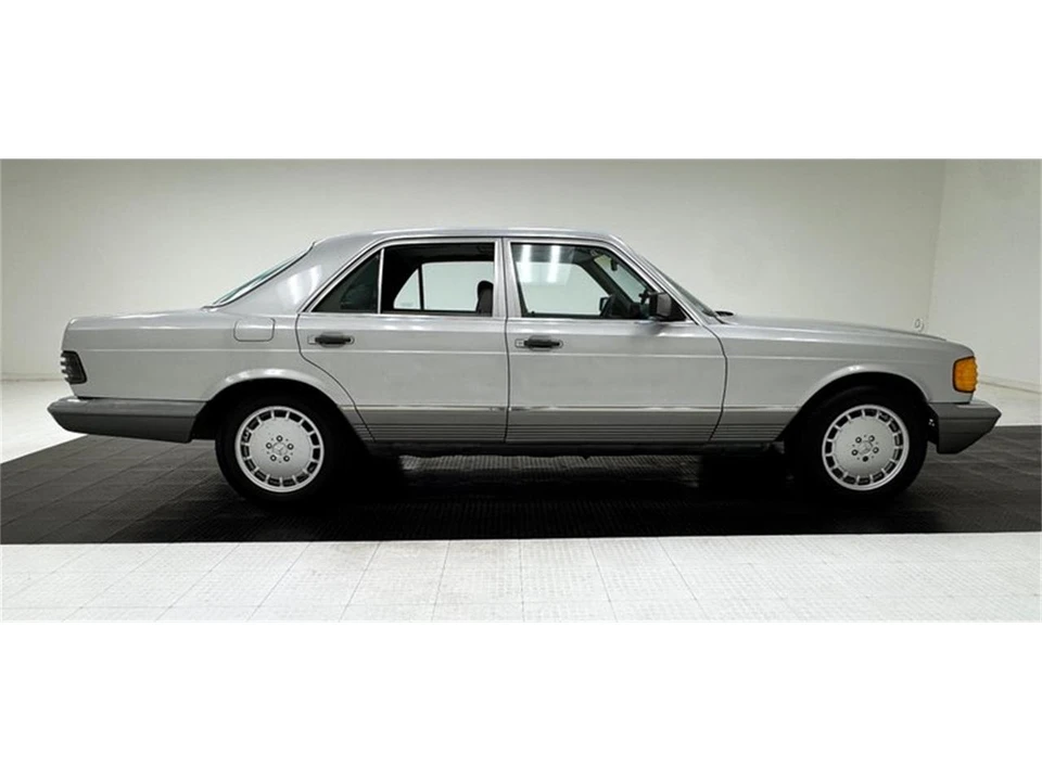 1984 Mercedes-Benz W126 S-Class Sedan - Image 6 of 31
