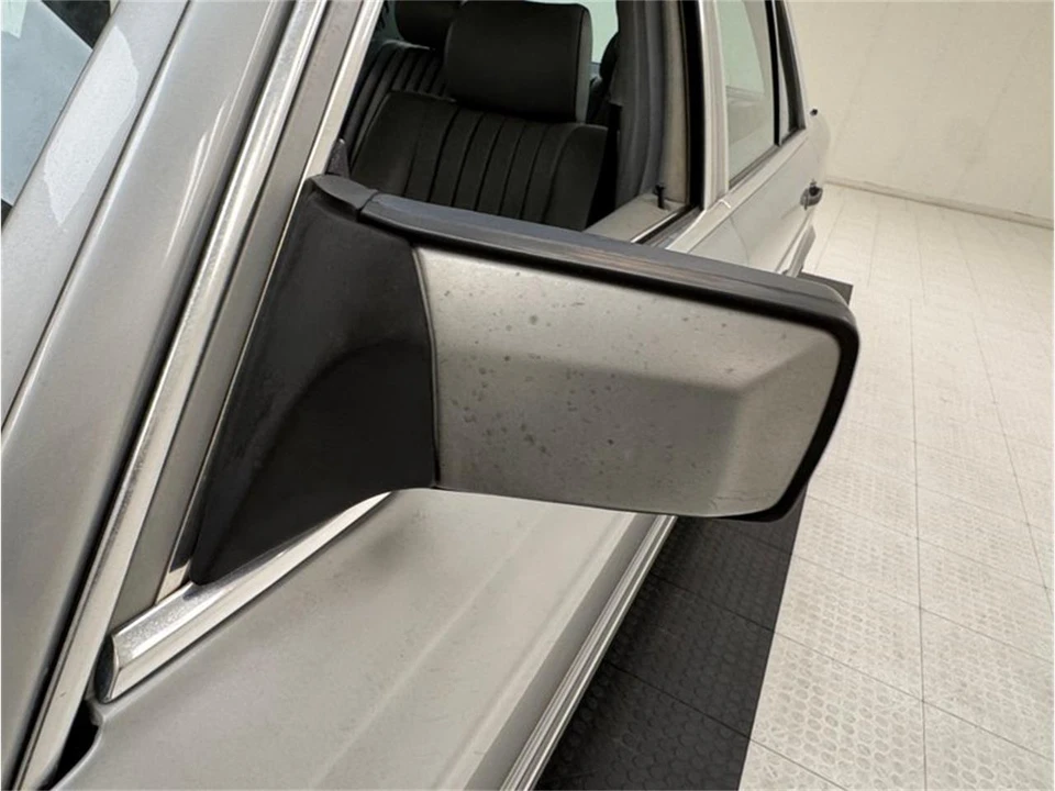 1984 Mercedes-Benz W126 S-Class Sedan - Image 16 of 31