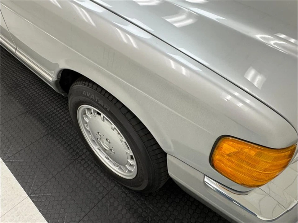 1984 Mercedes-Benz W126 S-Class Sedan - Image 25 of 31