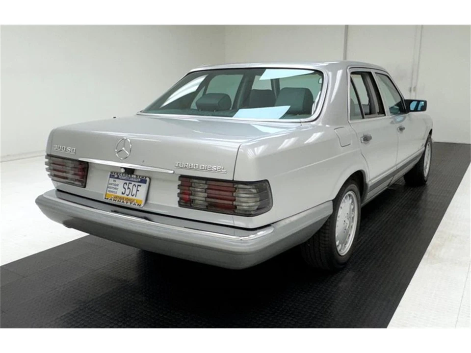 1984 Mercedes-Benz W126 S-Class Sedan - Image 5 of 31