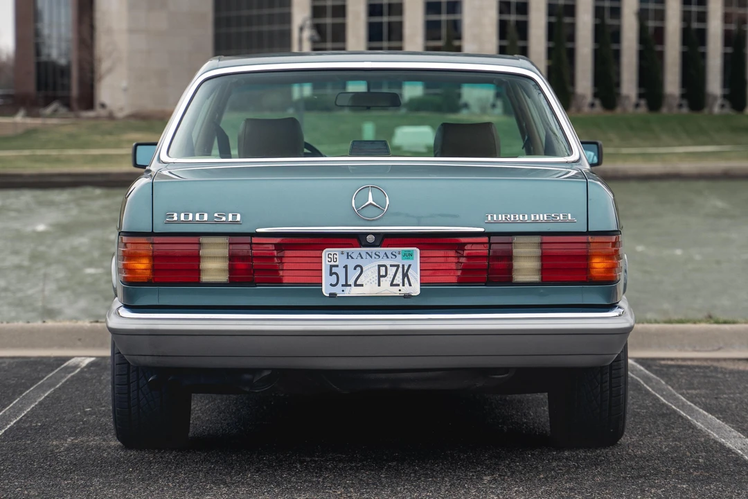 1984 Mercedes-Benz W126 S-Class Sedan - Image 5 of 31