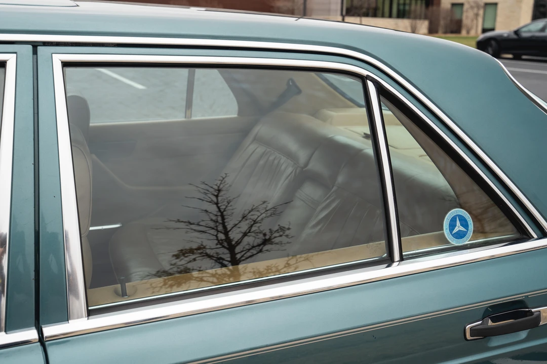 1984 Mercedes-Benz W126 S-Class Sedan - Image 30 of 31