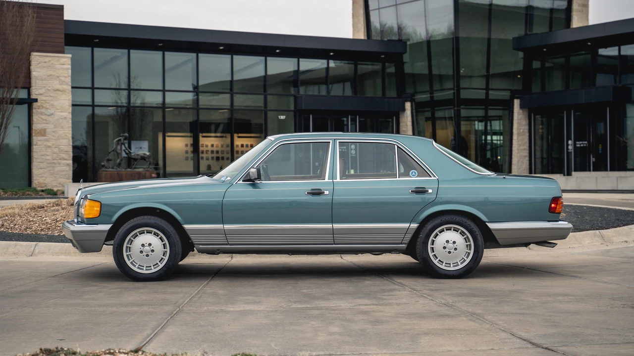 1984 Mercedes-Benz W126 S-Class Sedan - Image 7 of 31