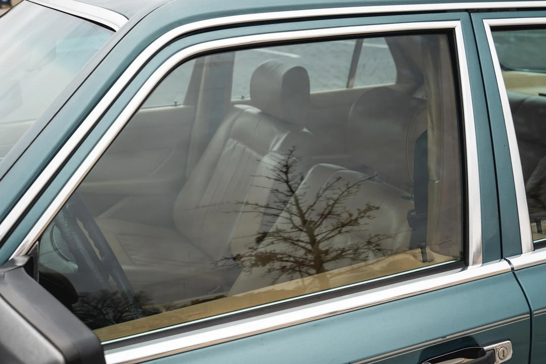 1984 Mercedes-Benz W126 S-Class Sedan - Image 29 of 31