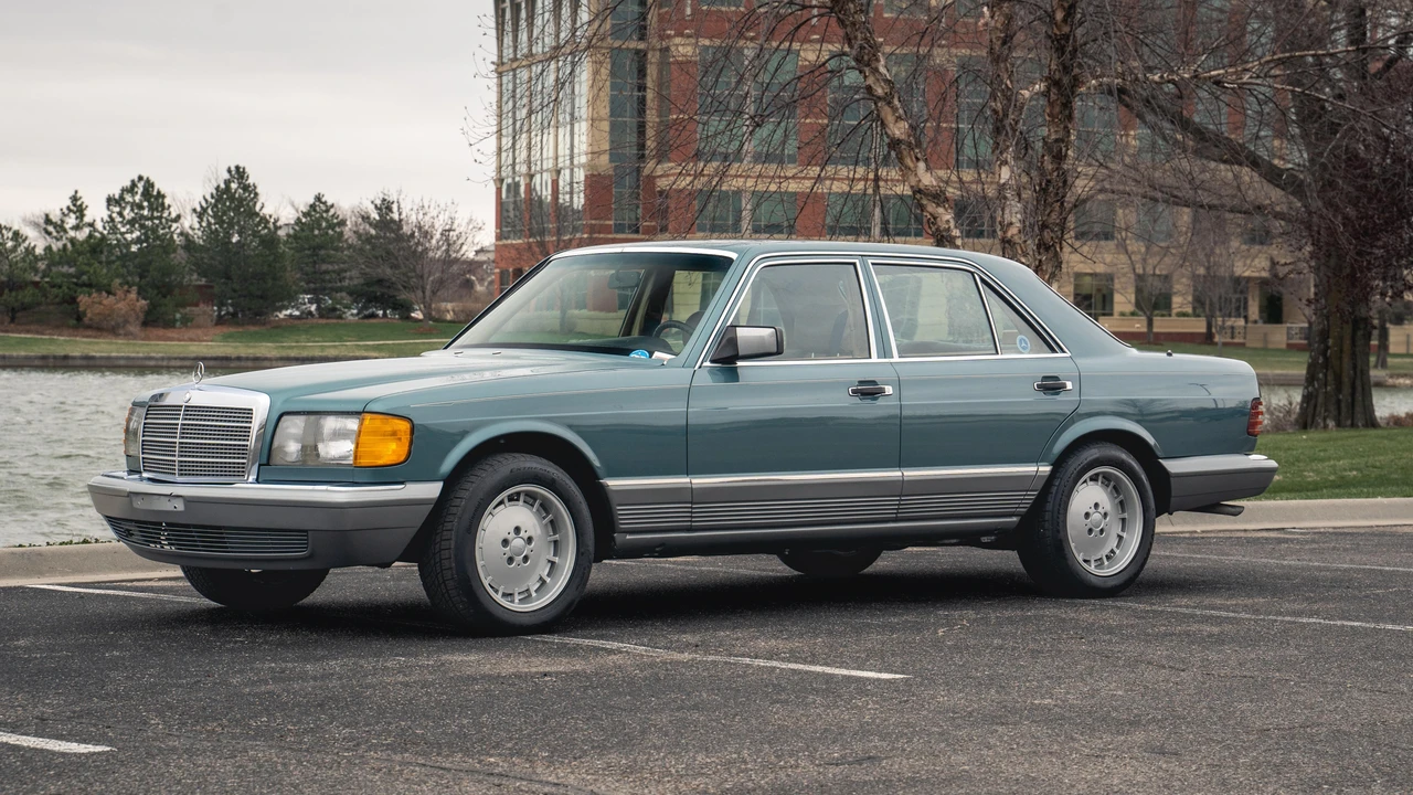 1984 Mercedes-Benz W126 S-Class Sedan - Image 6 of 31