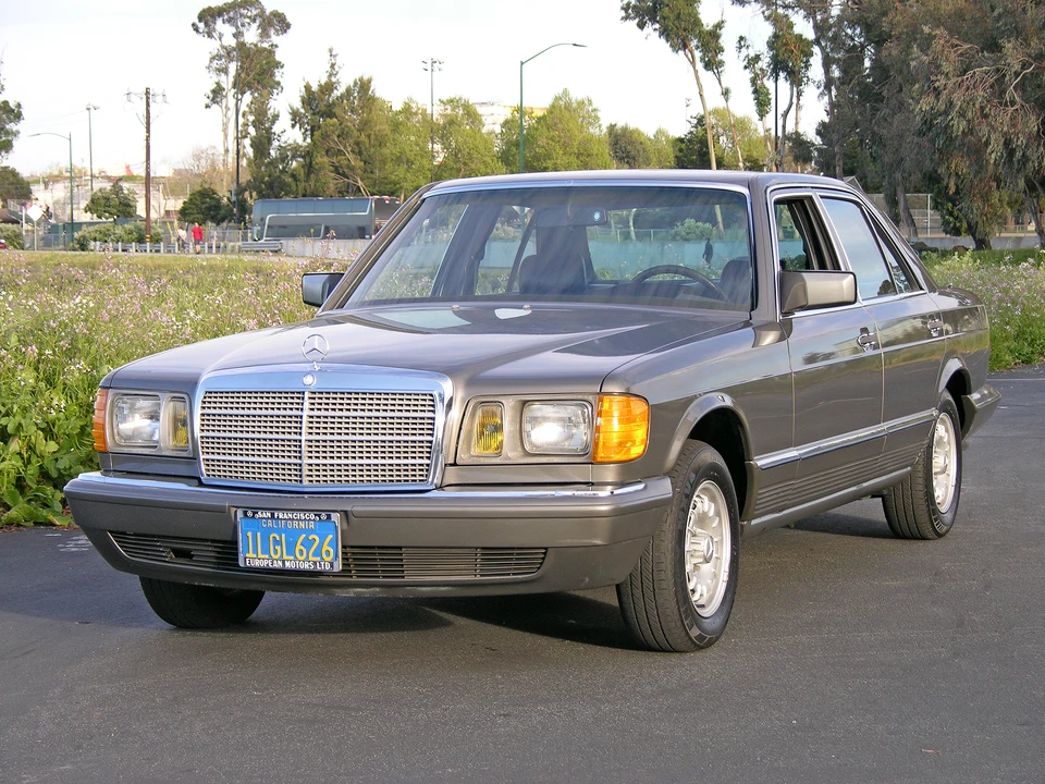 1984 Mercedes-Benz W126 S-Class Sedan - Image 2 of 31