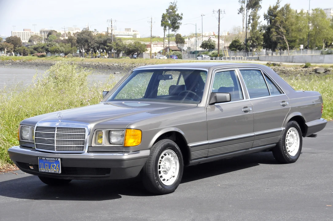 1984 Mercedes-Benz W126 S-Class Sedan - Image 4 of 31