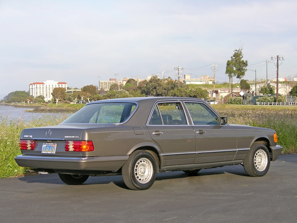 1984 Mercedes-Benz W126 S-Class Sedan - Image 17 of 31