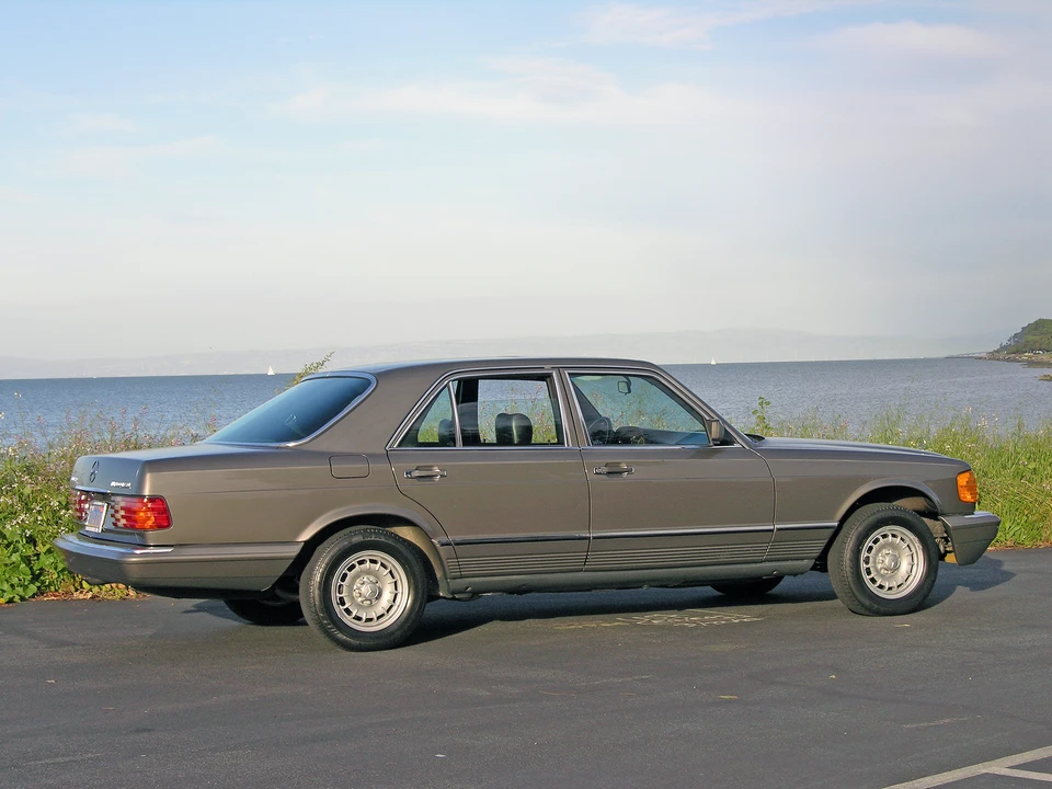 1984 Mercedes-Benz W126 S-Class Sedan - Image 18 of 31