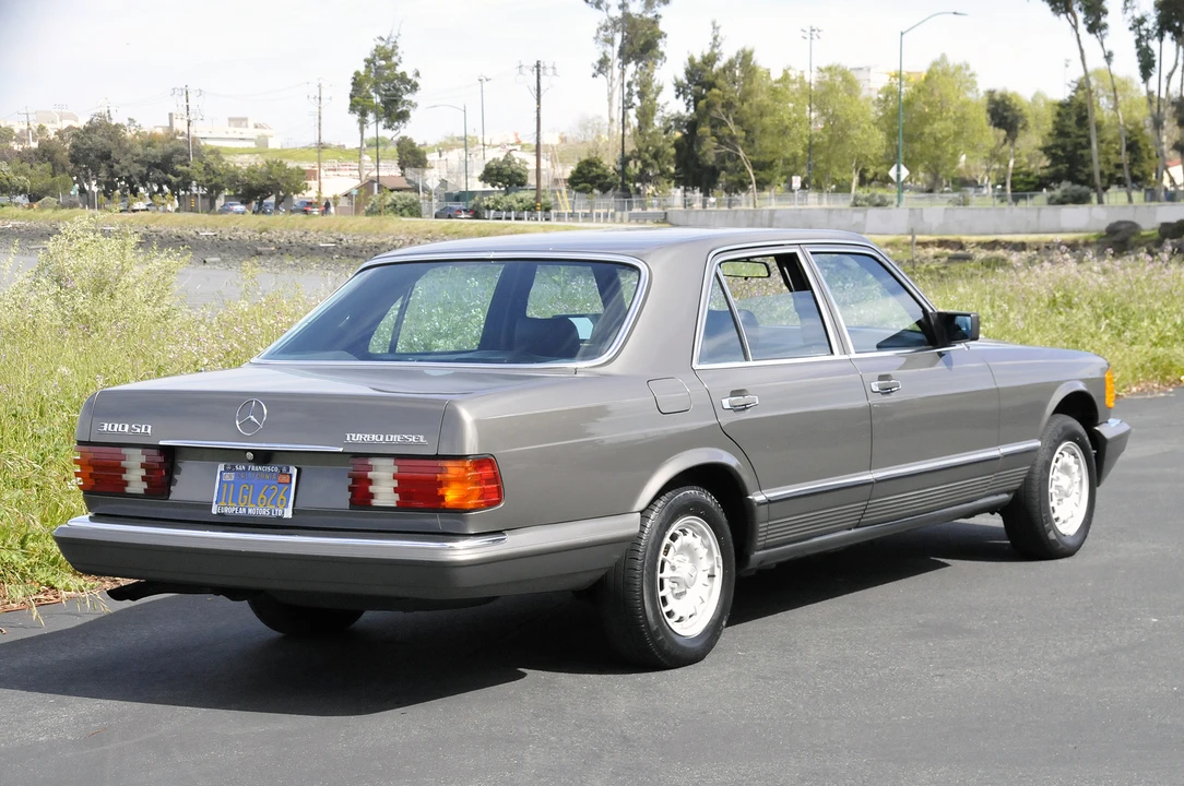 1984 Mercedes-Benz W126 S-Class Sedan - Image 15 of 31