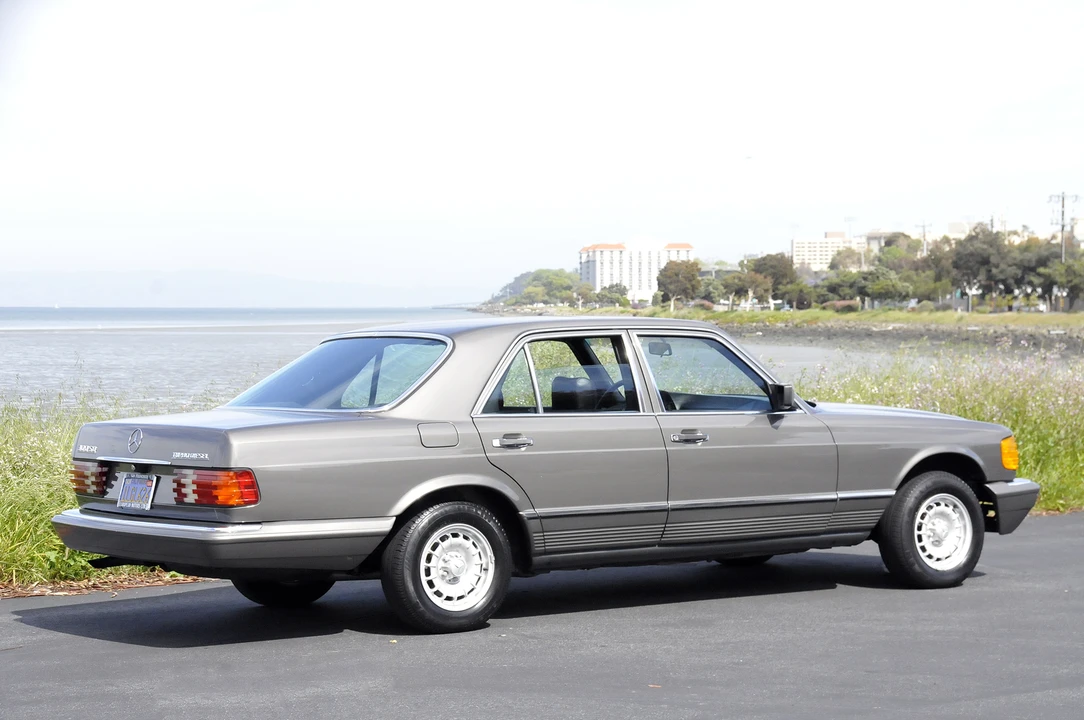 1984 Mercedes-Benz W126 S-Class Sedan - Image 16 of 31