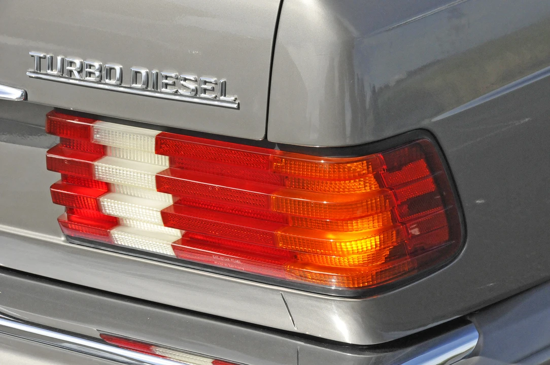 1984 Mercedes-Benz W126 S-Class Sedan - Image 31 of 31