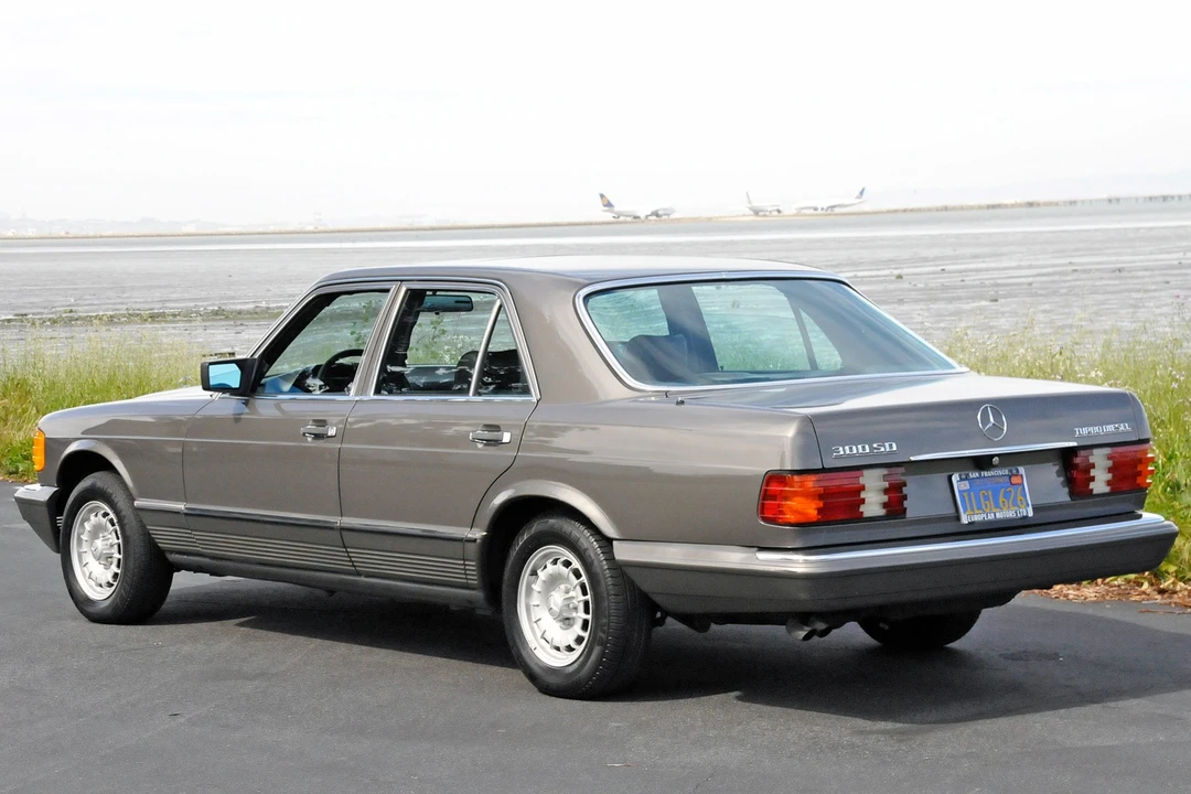 1984 Mercedes-Benz W126 S-Class Sedan - Image 11 of 31