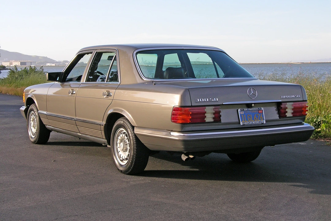 1984 Mercedes-Benz W126 S-Class Sedan - Image 13 of 31