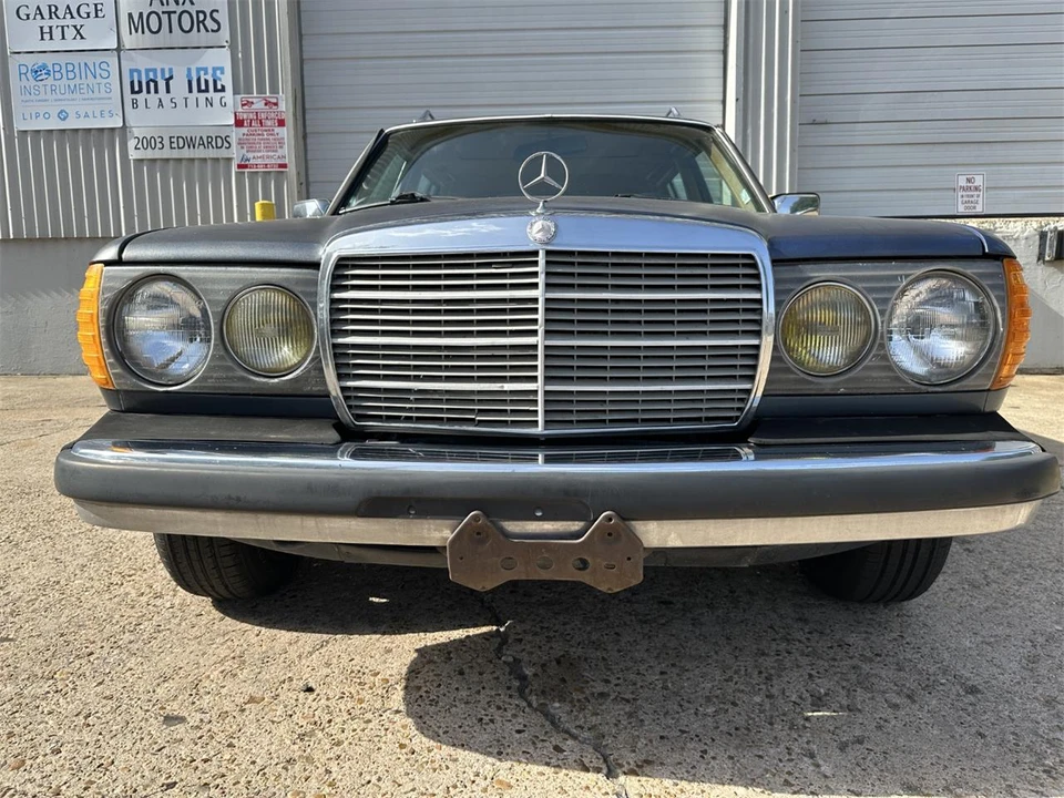 1984 Mercedes-Benz W123 Wagon (S123) - Image 8 of 31