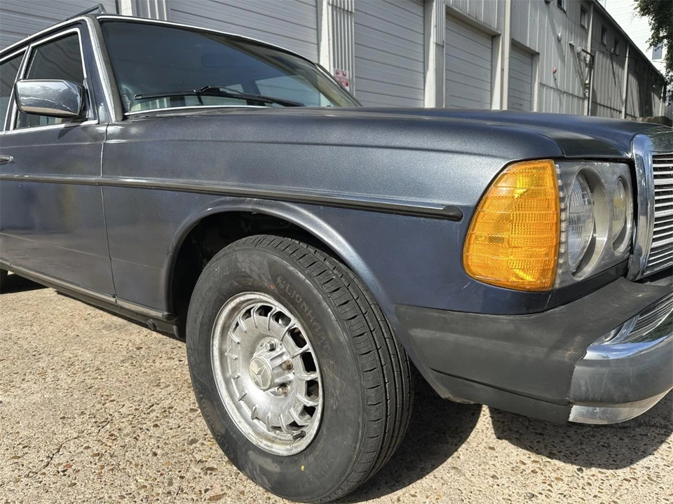 1984 Mercedes-Benz W123 Wagon (S123) - Image 9 of 31