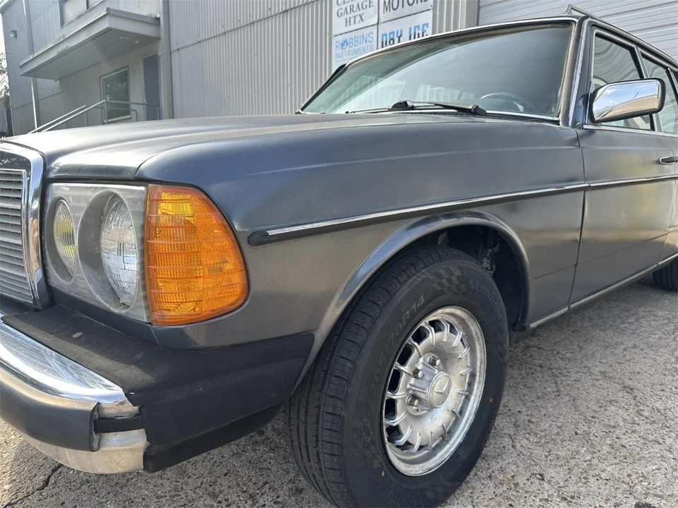 1984 Mercedes-Benz W123 Wagon (S123) - Image 12 of 31